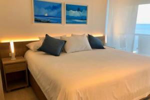 Apartamento en Sun Rise con Vista al Mar y Playa Privada