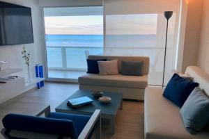 Apartamento en Sun Rise con Vista al Mar y Playa Privada