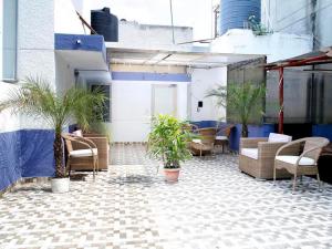 Maplewood Guest House, Neeti Bagh, New Delhiit is a Boutiqu Guest House - Room 5