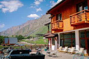 Alpenhaus Kazbegi Hotel & Restaurant