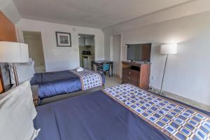 Standard Double Room room in White Marlin Inn - Virginia Beach