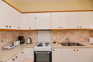 Naxos town ground floor apartment free parking