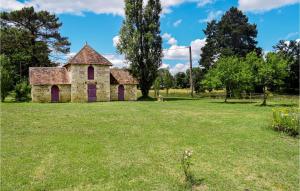 Maisons de vacances Awesome Home In Mauvires With Wifi, Private Swimming Pool And 3 Bedrooms : photos des chambres