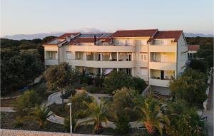 Nice Apartment In Mandre With House Sea View