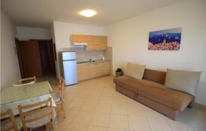 Beautiful Apartment In Mandre With 1 Bedrooms, Wifi And Indoor Swimming Pool