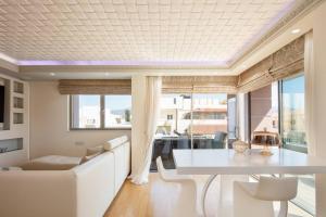 Ni President Suite, DeMaNi President Suites