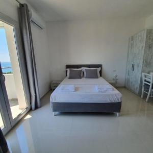 Hotel 33