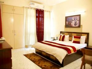 Maplewood Guest House, Neeti Bagh, New Delhiit is a Boutiqu Guest House - Room 4