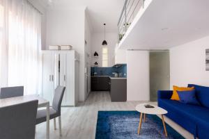Standard Apartment by Hi5-Relax with Style Studio
