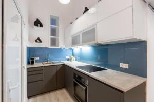 Standard Apartment by Hi5-Relax with Style Studio