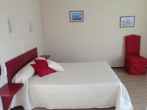 Hotels Saint Jacques : Chambre Triple avec Balcon