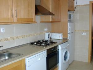 Stunning 1-Bed Apartment in Olhos de Agua