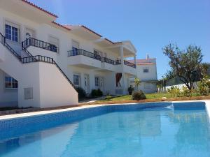 Lovely 1-Bedroom Apartment in Olhos de Agua