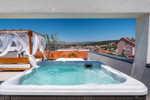 Rooftop Spa