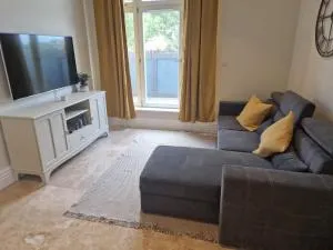 2 Bedroom Lux Apartment in Hendon- New Build - 亨顿