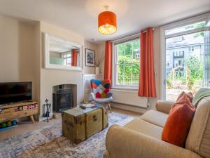 Pass the Keys Charming 2 bed cottage with parking in Canterbury