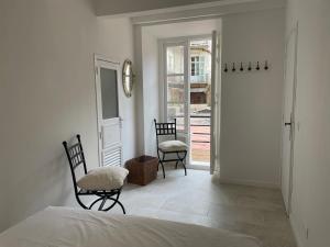 Summerhouse 2 bed quiet Old Nice balcony100m beach