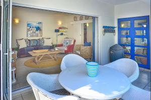 Mediterranean beach villa - FAMILIES ONLY