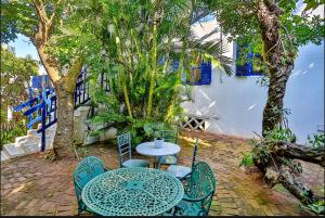 Mediterranean beach villa - FAMILIES ONLY