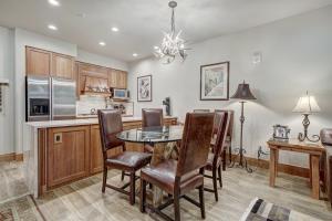 Premier 1 Bedroom Ski In, Ski Out Lone Eagle Condo With The Best Access To Skiing In Keystone