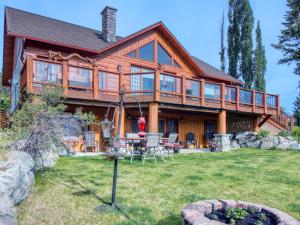 Log Home with Lake View and Backyard