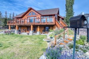 Log Home with Lake View and Backyard
