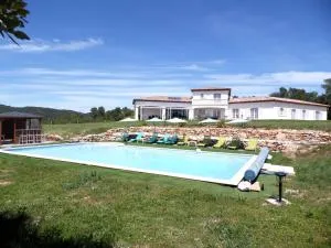 Villa 342 m2 classée 4 étoiles sur 1 ha - Provence - Sainte-Anastasie-sur-Issole