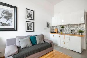 Discover Krakow Apartments - 5 Borowickiej St - Studio next to Opera and Unity Centre