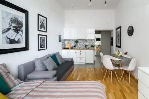 Discover Krakow Apartments - 5 Borowickiej St - Studio next to Opera and Unity Centre