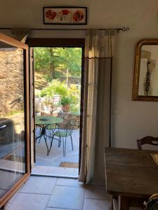 Deux chambres d hôtes attenantes avec salon salle à manger privatif en Cévennes Gardoises