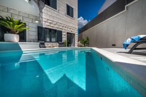 Apartment One B with Heated Private pool