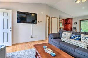 Charming Mills River Home with Porch and Yard!