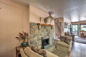 Red River Ski Condo on Main St - Mtn View!