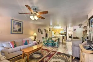 Red River Ski Condo on Main St - Mtn View! - Mesita