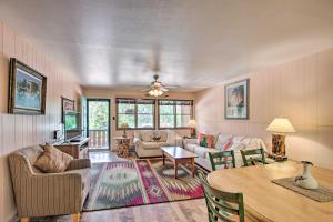 Red River Ski Condo on Main St - Mtn View!