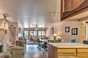 Red River Ski Condo on Main St - Mtn View!