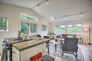 Airy and Bright Hideaway Near Smugglers Notch!