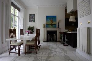 Large 2 Beds Flat Overlooking Clapham Common Park