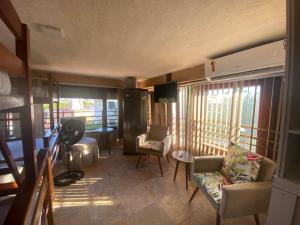 Apto funcional a 70 metros da praia para até 9 pessoas