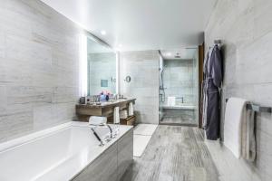 InterContinental - Los Angeles Downtown by IHG