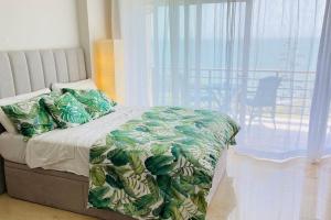 Amazing Sea Views & Front of the Beach