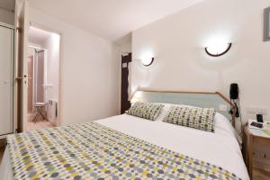 Hotels Logis Chez Germaine : Chambre Simple