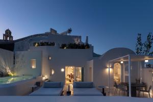 84702, Oia, Santorini, Greece.