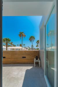 Apart luxury apartment in Island Village.