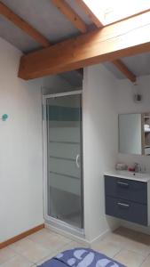 B&B / Chambres d'hotes Couette et Cafe : Chambre Double - Velux