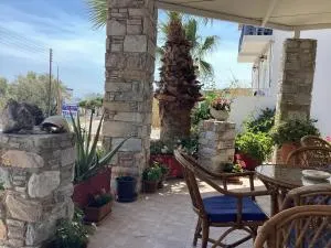 Manos Rooms - Finikas