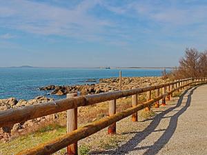 Studio Cabine en Front de Mer à Sète, Parking Privé, Piscine - 2 Clés Vacances - FR-1-472A-151