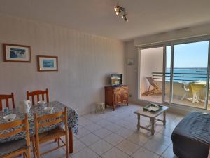 Appartement 2 pièces avec terrasse face plage du Lazaret - 2 clévacances - FR-1-472A-157