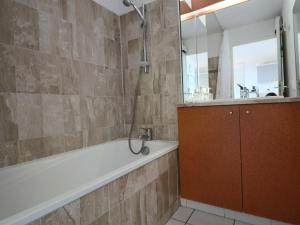 2 pièces cabine climatisé avec terrasse à Sète - FR-1-472A-166