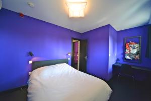 Hotels Logis - Hotel Restaurant La Mire : Chambre Familiale